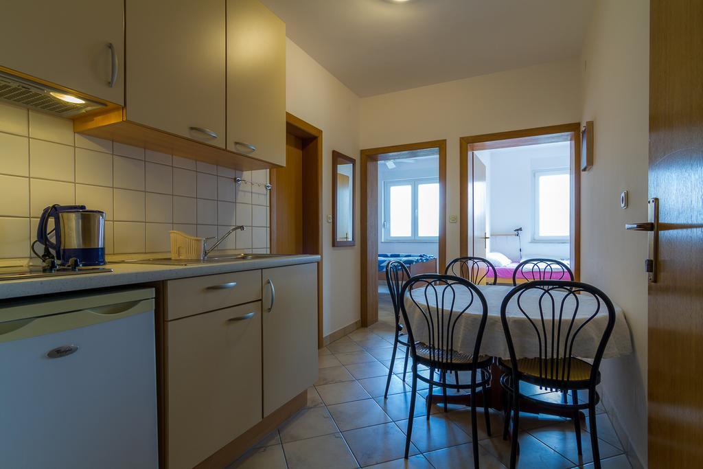 Apartments Ok Lopar Eksteriør bilde